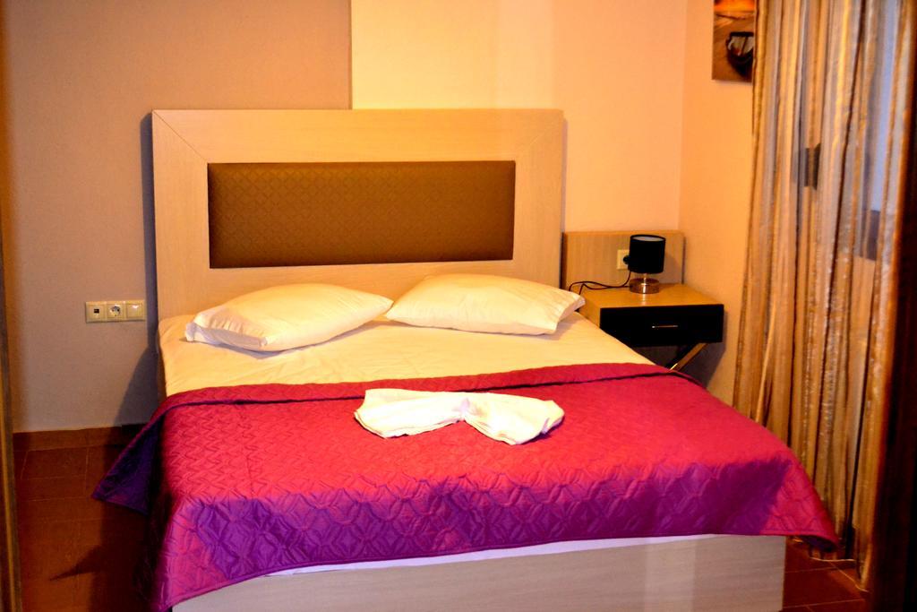 Αmalia Lux Villas Nea Vrasna Room photo