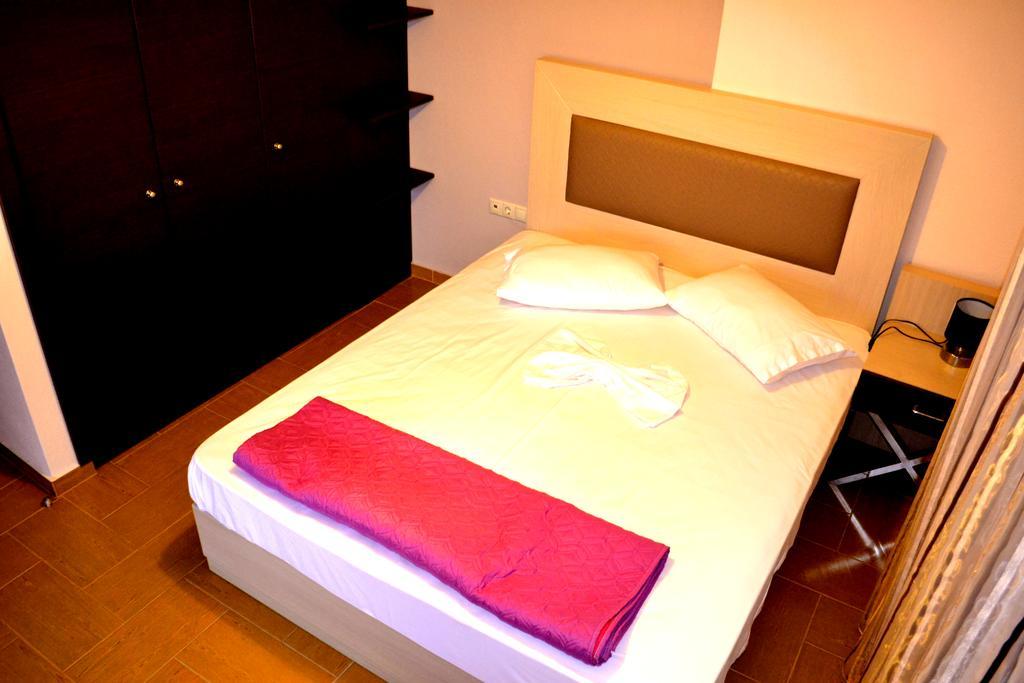 Αmalia Lux Villas Nea Vrasna Room photo