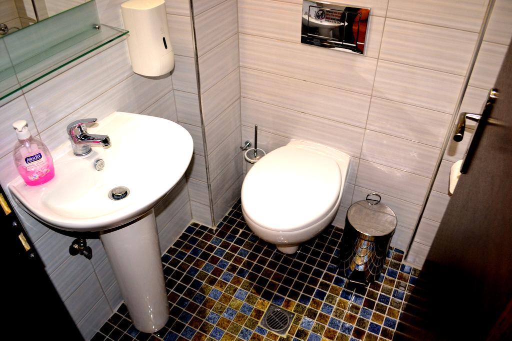 Αmalia Lux Villas Nea Vrasna Room photo